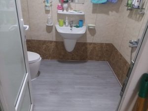 Hướng dẫn cách chọn sàn nhựa nhà vệ sinh hợp lý