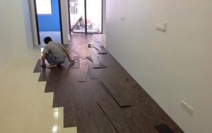 Hướng dẫn chi tiết cách thi công sàn nhựa hèm khóa tại Moduleo